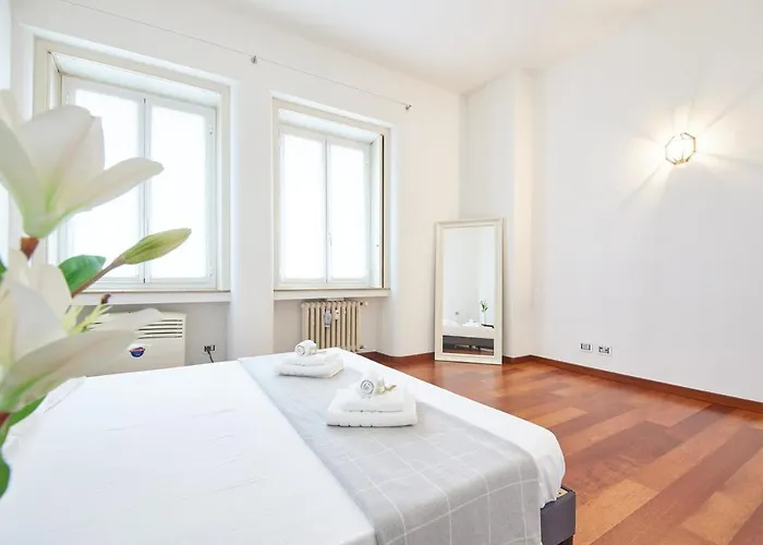 公寓 Porta Nuova Luxury 8 Minutes From The Duomo, With Ac And Wifi